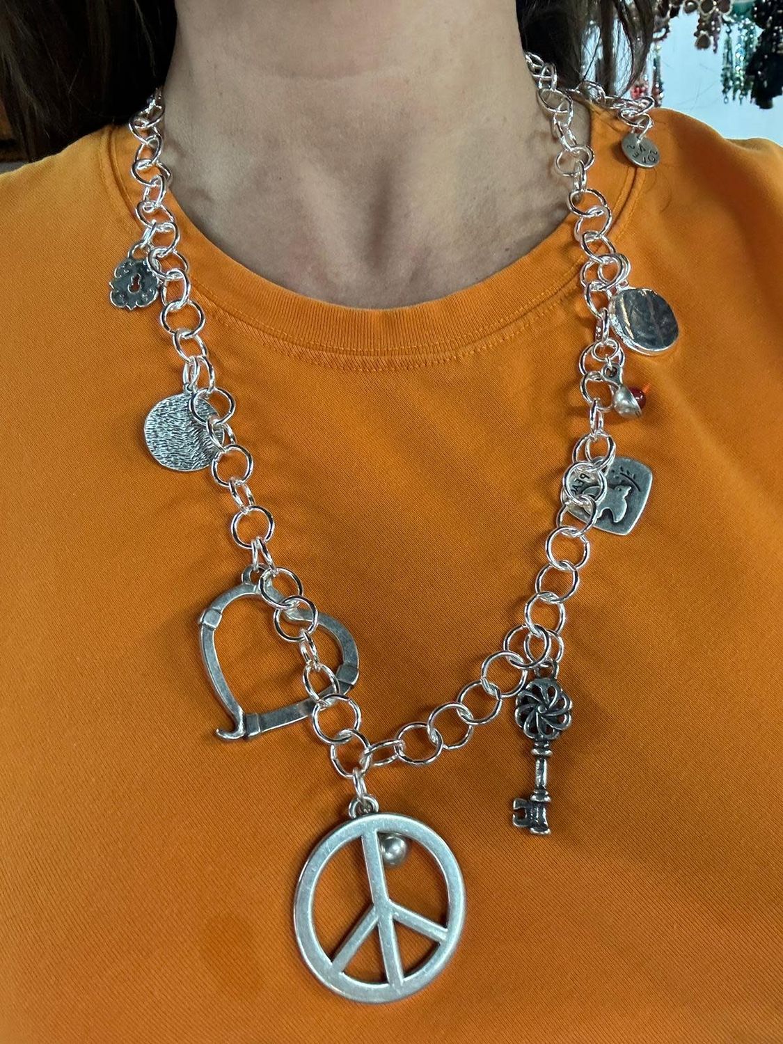 Peace long Necklace 4 Soles