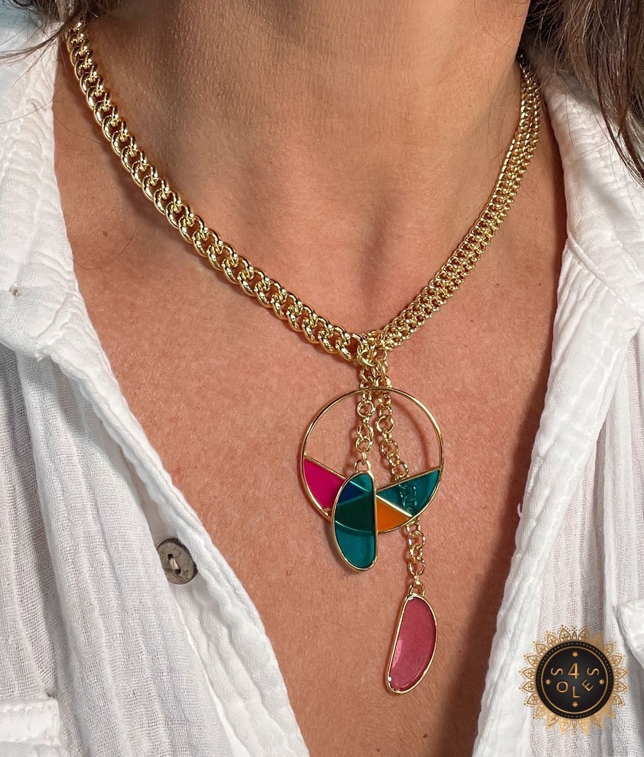 4 soles Necklace acrylic charms