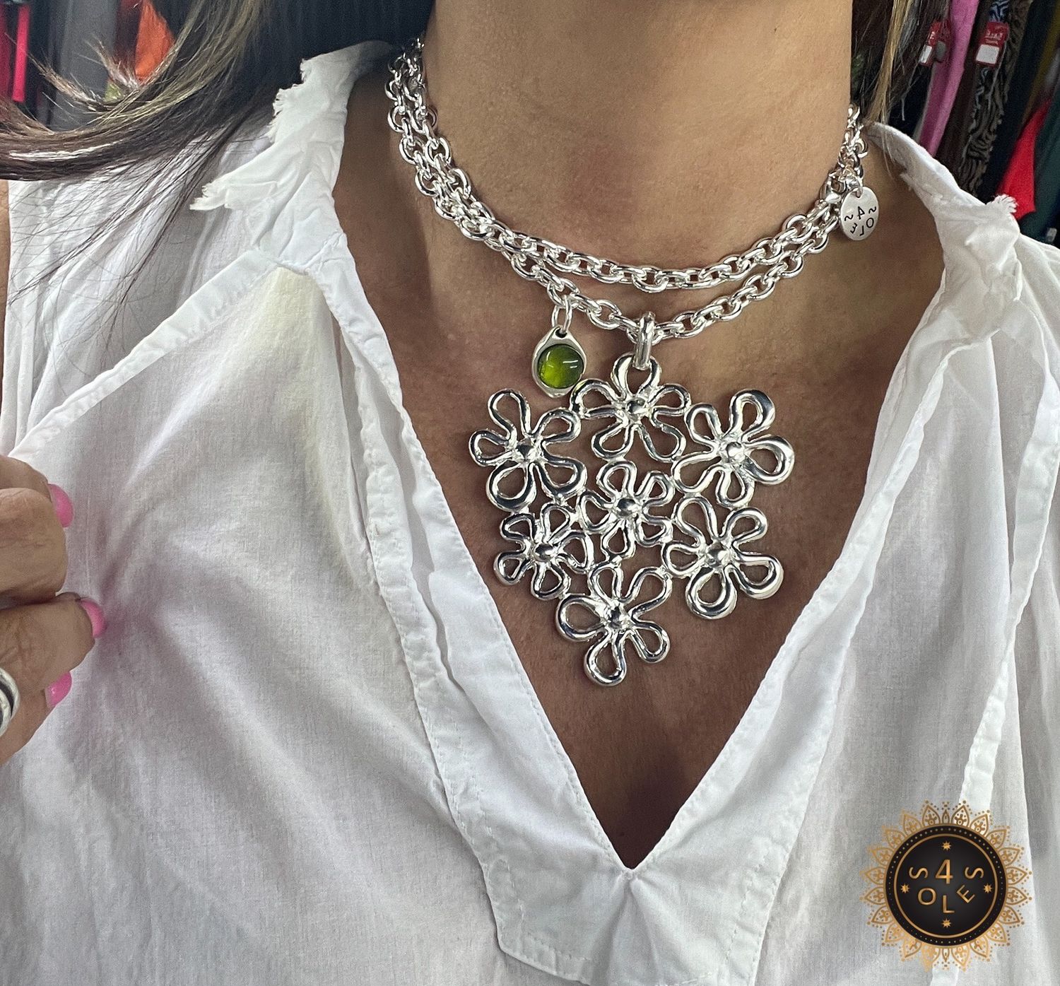 Big flowers long necklace