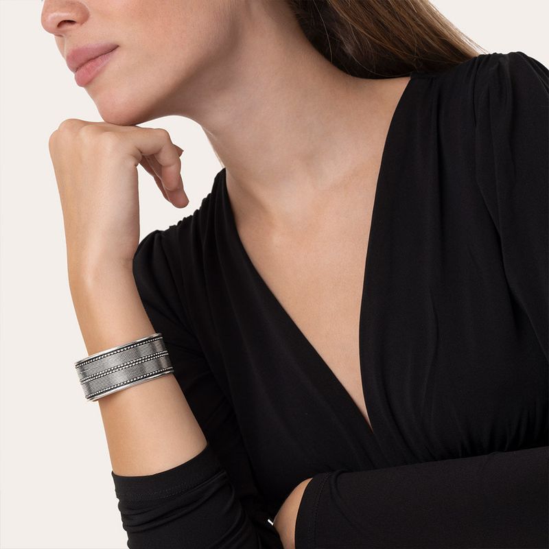 mi2098BRACCIALE FASCIA INCISA