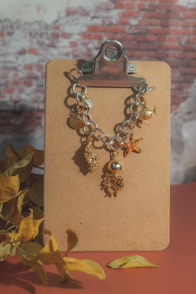 4 Soles Two Tone Jellyfish Bracelet