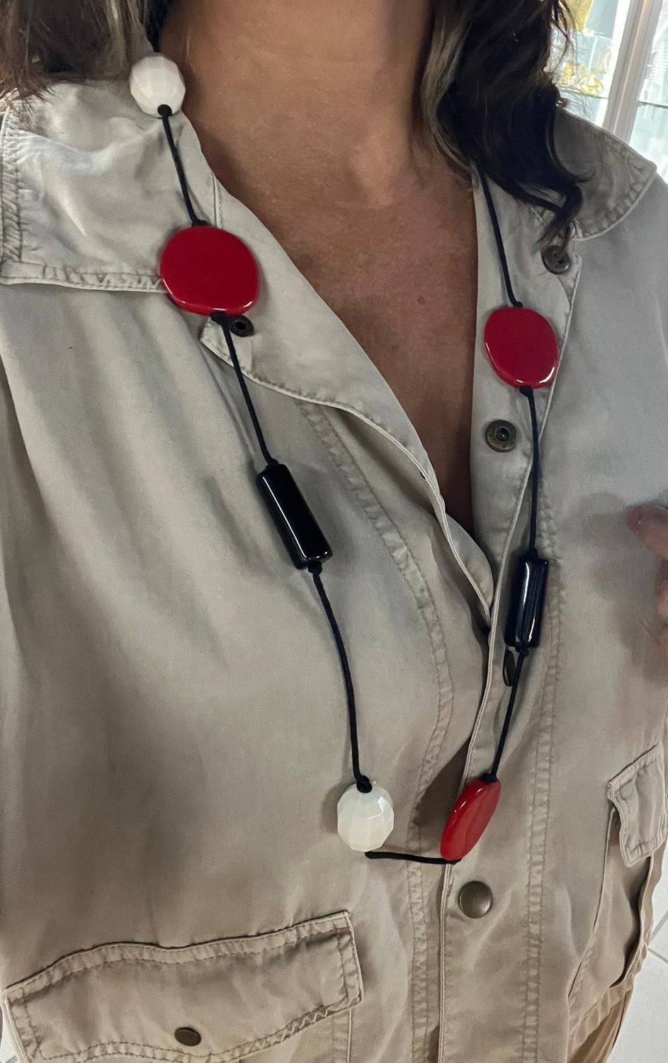 RED AND BLACK RESIN NECKLACE