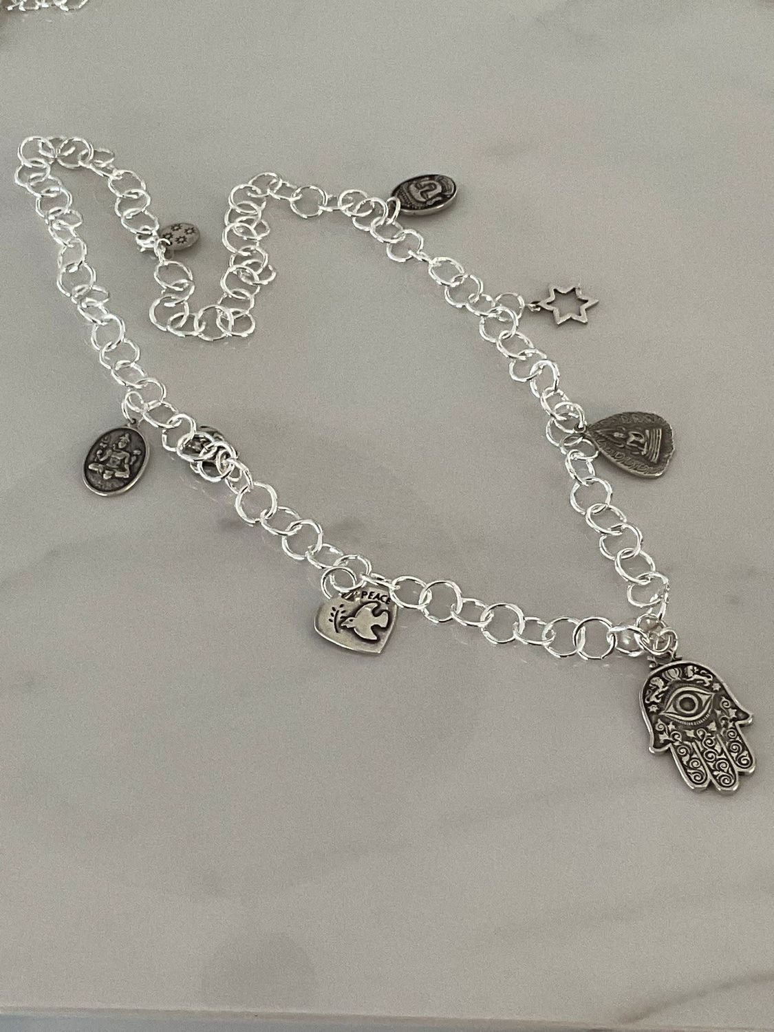 hamsa multi charms 4 Soles 32&quot;