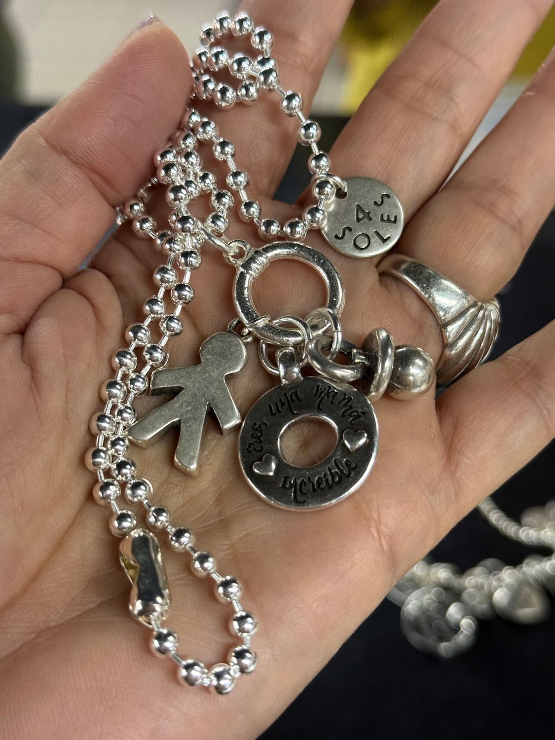 Charms Mom Necklace –Eres una mamá increíble
