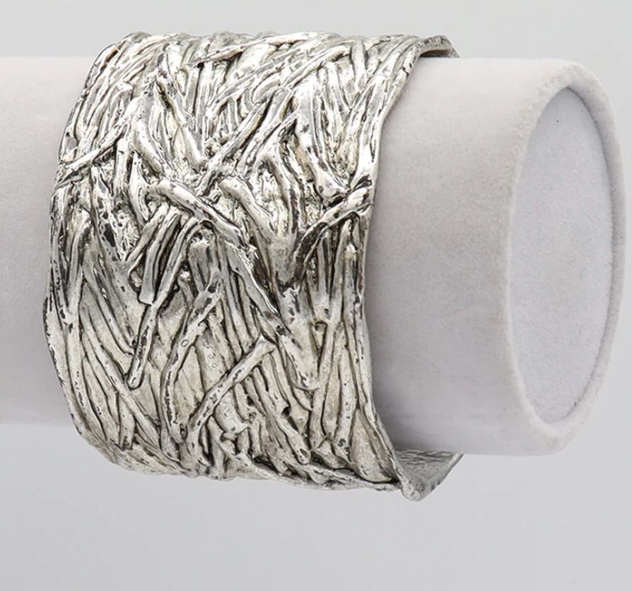 glistening wrist cuf