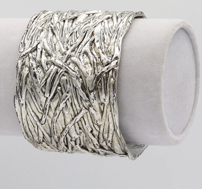 glistening wrist cuf