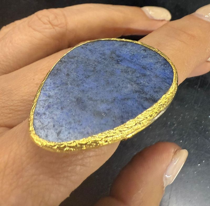Lapilazul Ring
