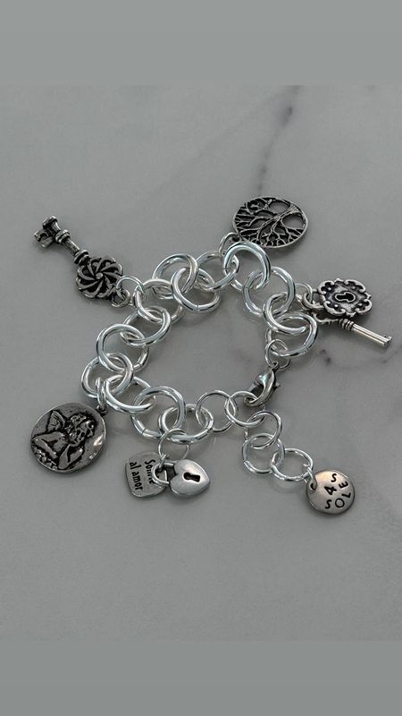 multi charms 4 Soles live tree