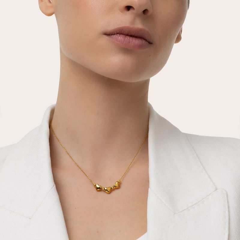 COLLAR CON TRES CORAZONES  GST1007