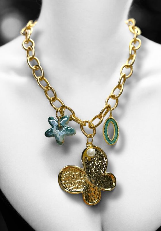 Big flower 4 soles necklace