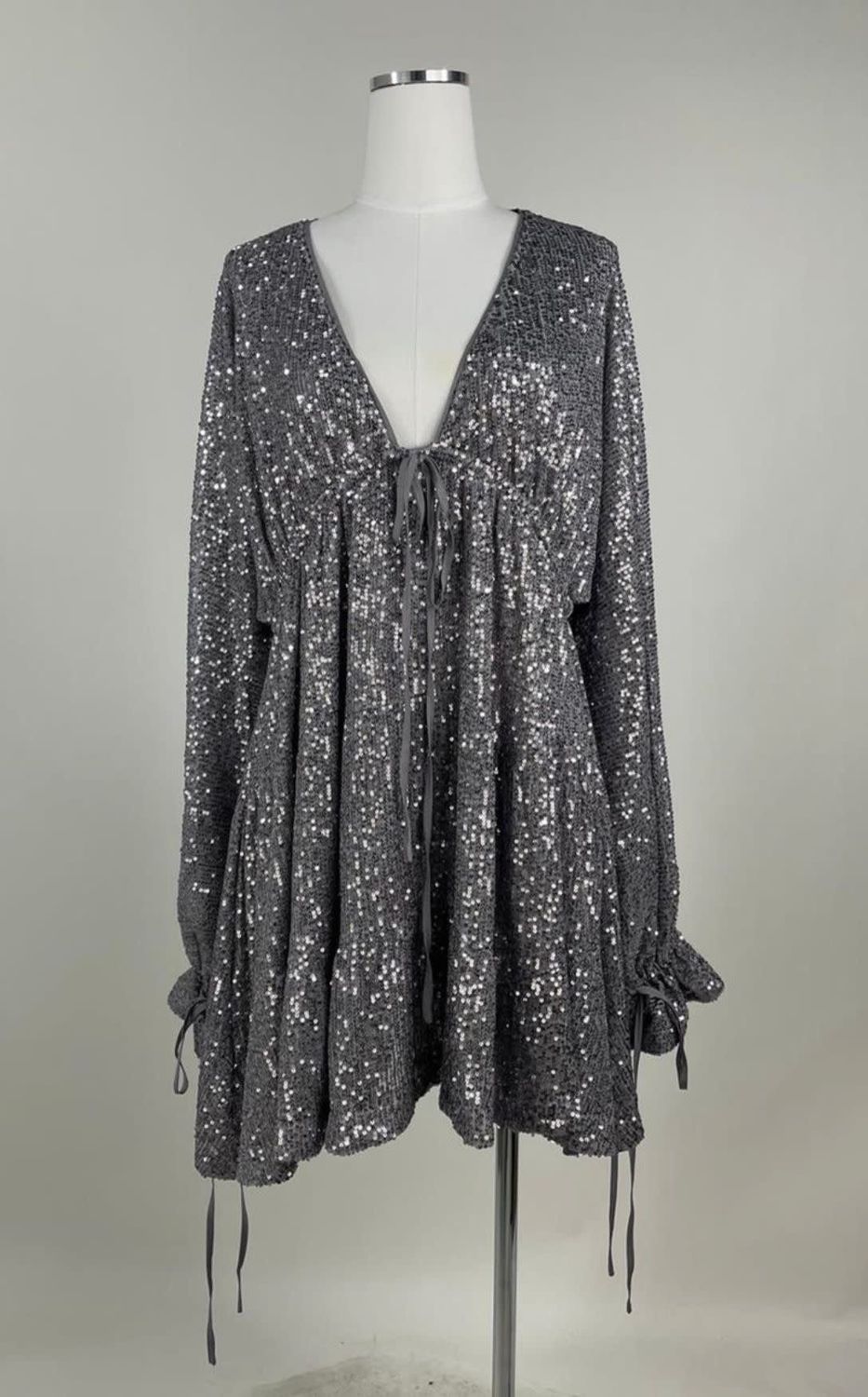 Sequin Plunged V-Neck Long Sleeve 