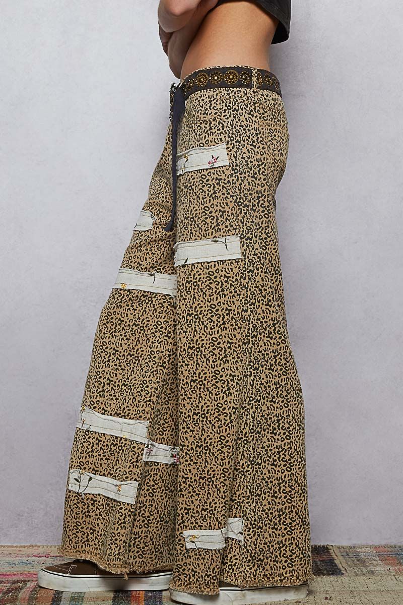 roomy fit bottom in printed twill