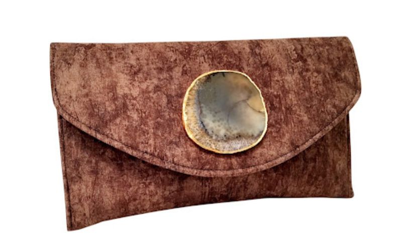 Velvet Quartz Clutch choco