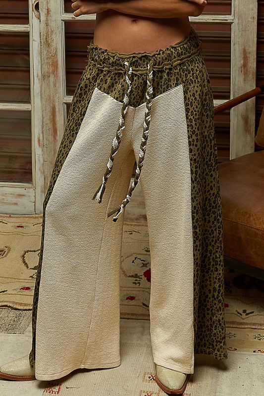 straight fit pants in thermal with animal printed contras