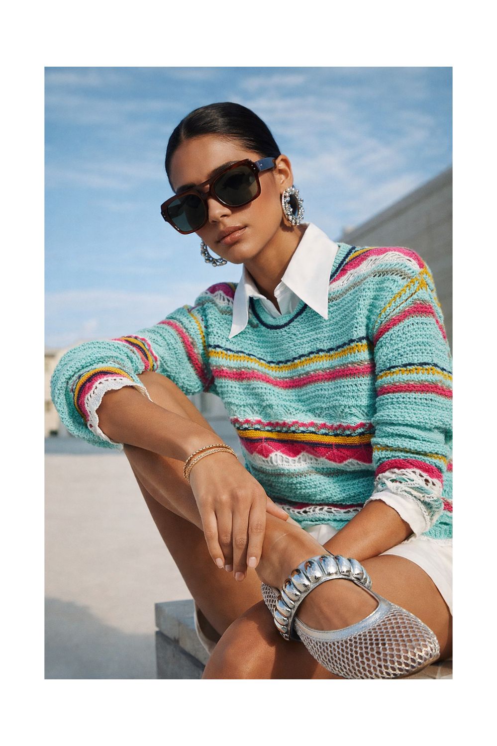 round neck, full sleeve thin sweater