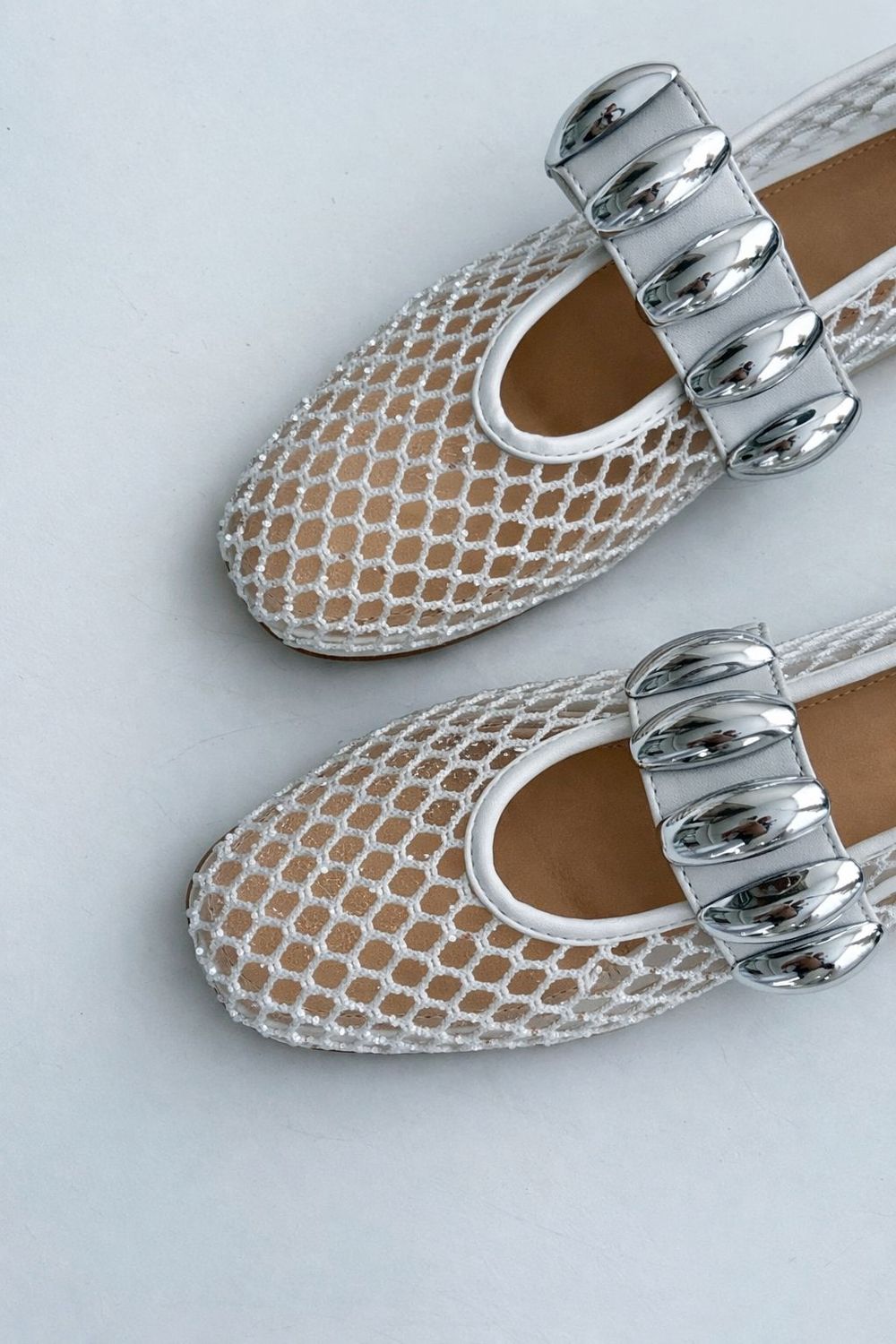White Mesh Buckle Flat, Size: 36
