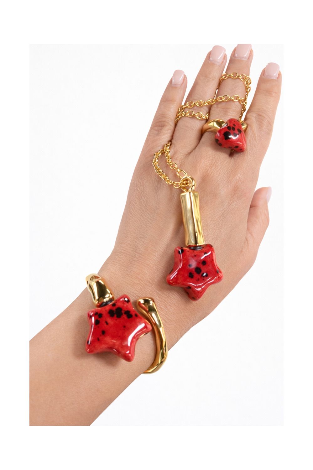 Scarlet set Carolina Olivares