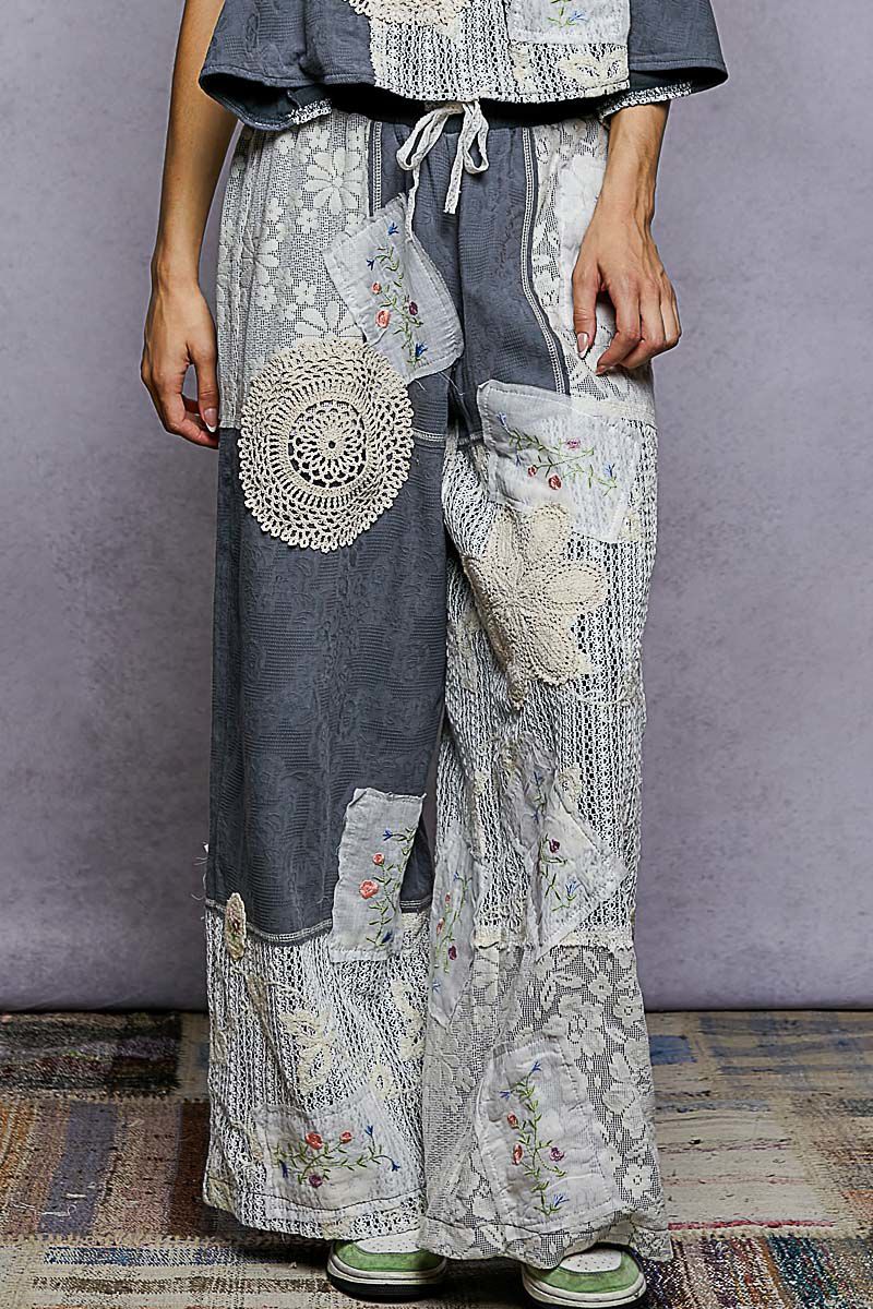 Relaxed fit in woven with patch detail