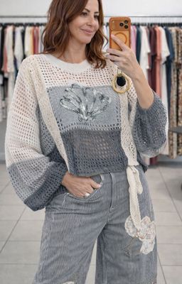 Cropped sweater top with balloon sleeves