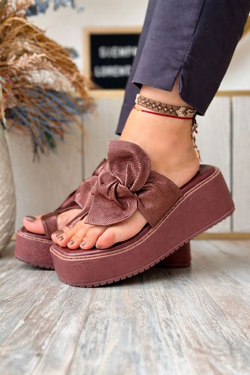 Luxe bow rise cognac