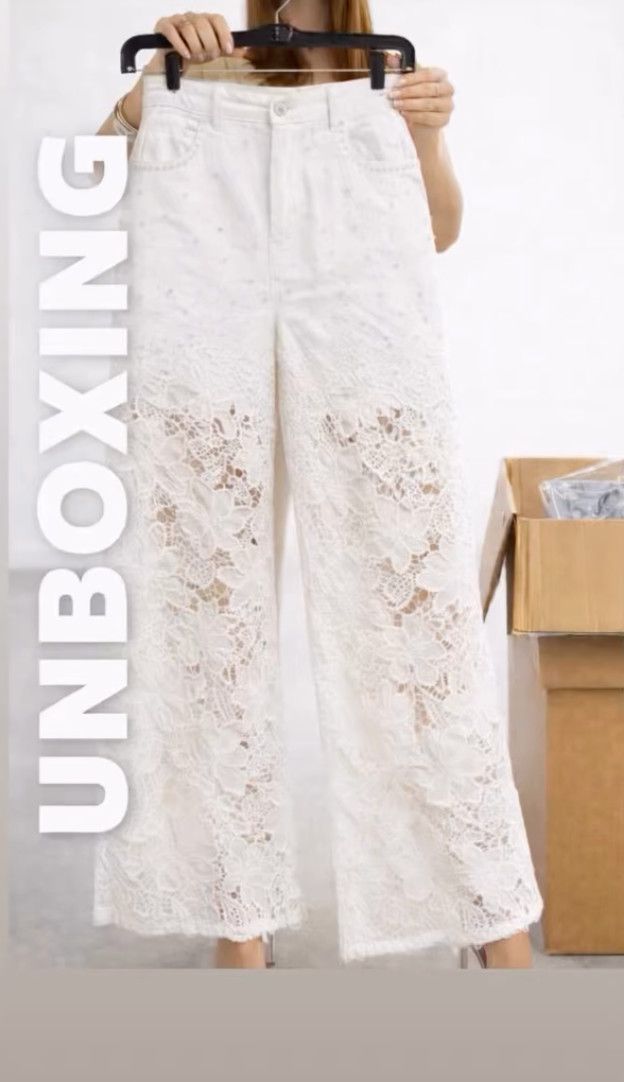 PEARL DETAIL LACE DENIM PANTS