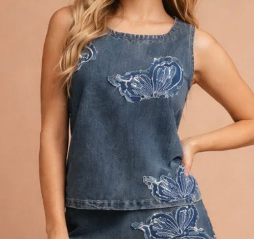 VINTAGE WASH BUTTERFLY top