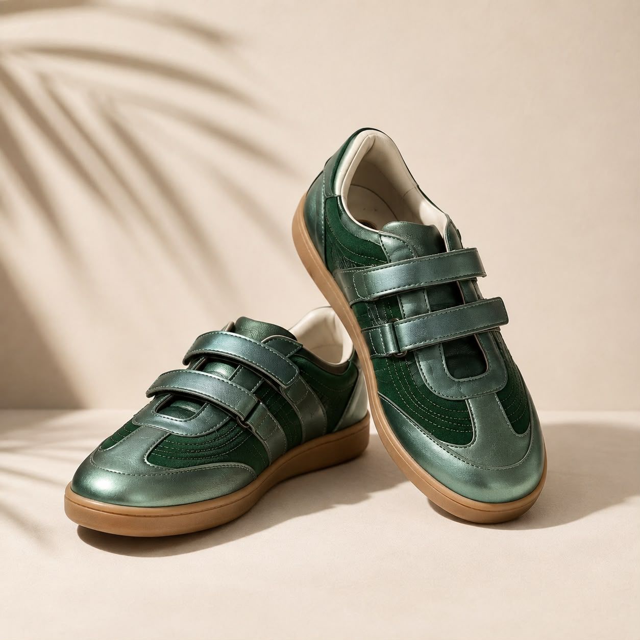 Emerald Double Strap Sneaker 4 soles