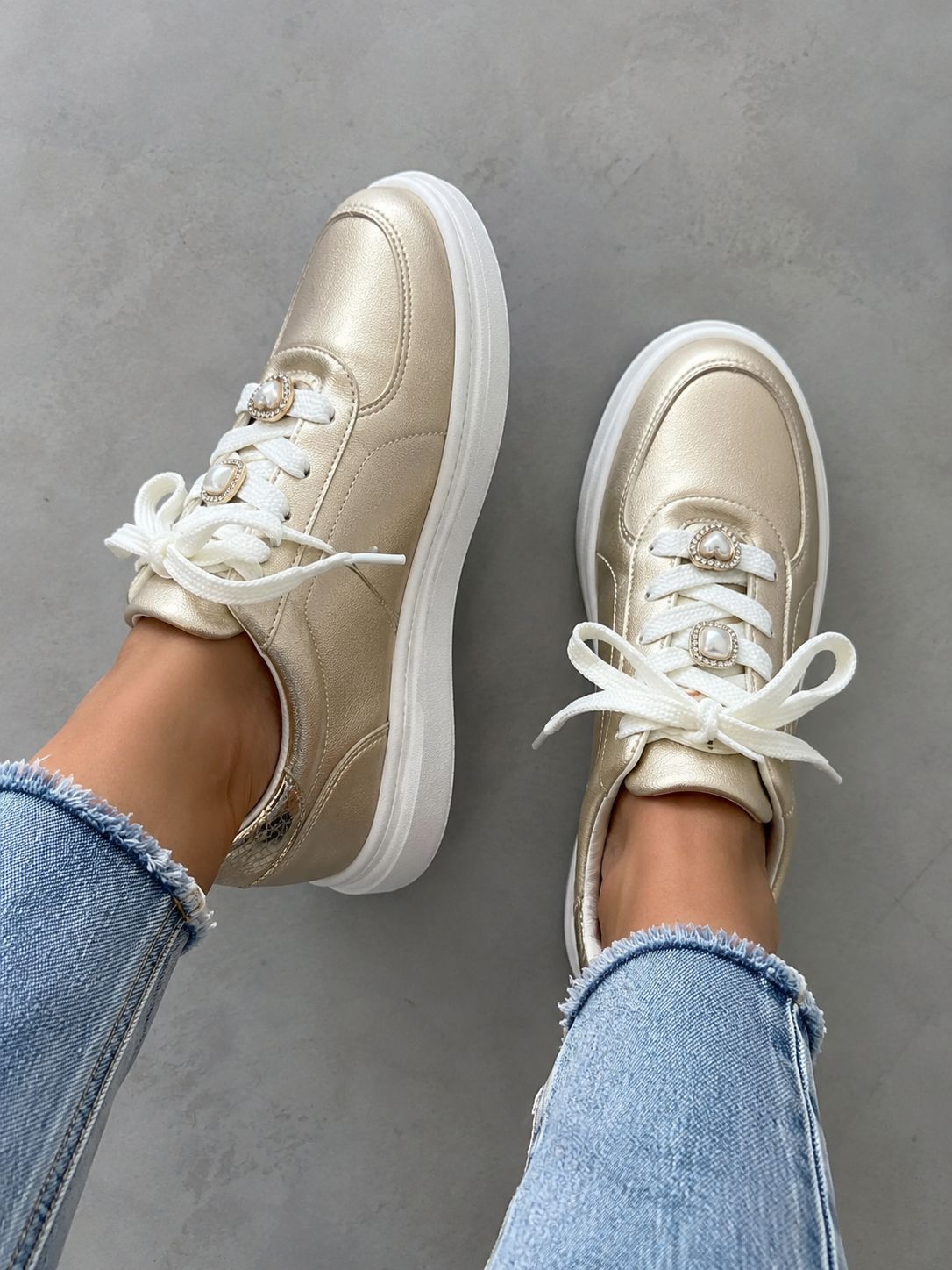 Heart  champagne sneaker 