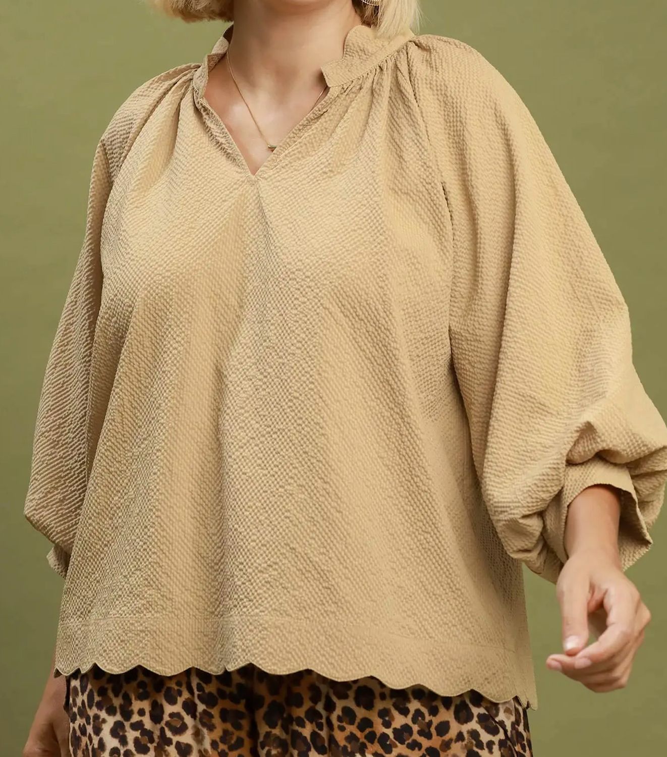 Textured Scallop Hem Blous Tan