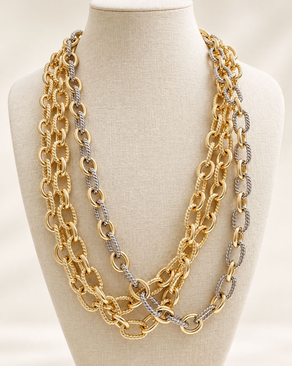 Twisted Oval Chain Necklace