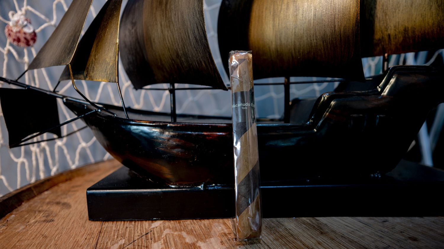 M by Macanudo Espresso Toro