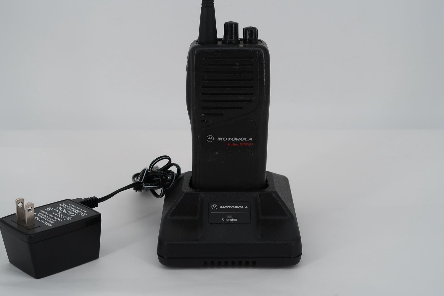 U18149 Used Motorola Radius GP350 Handheld Transceiver Model P94MGC20C2AA