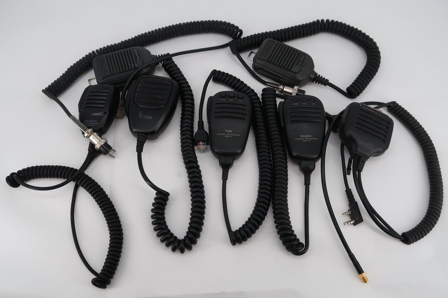 U18151 AS IS Untested Ham Radio Microphone Lot Various Brands &amp; Models