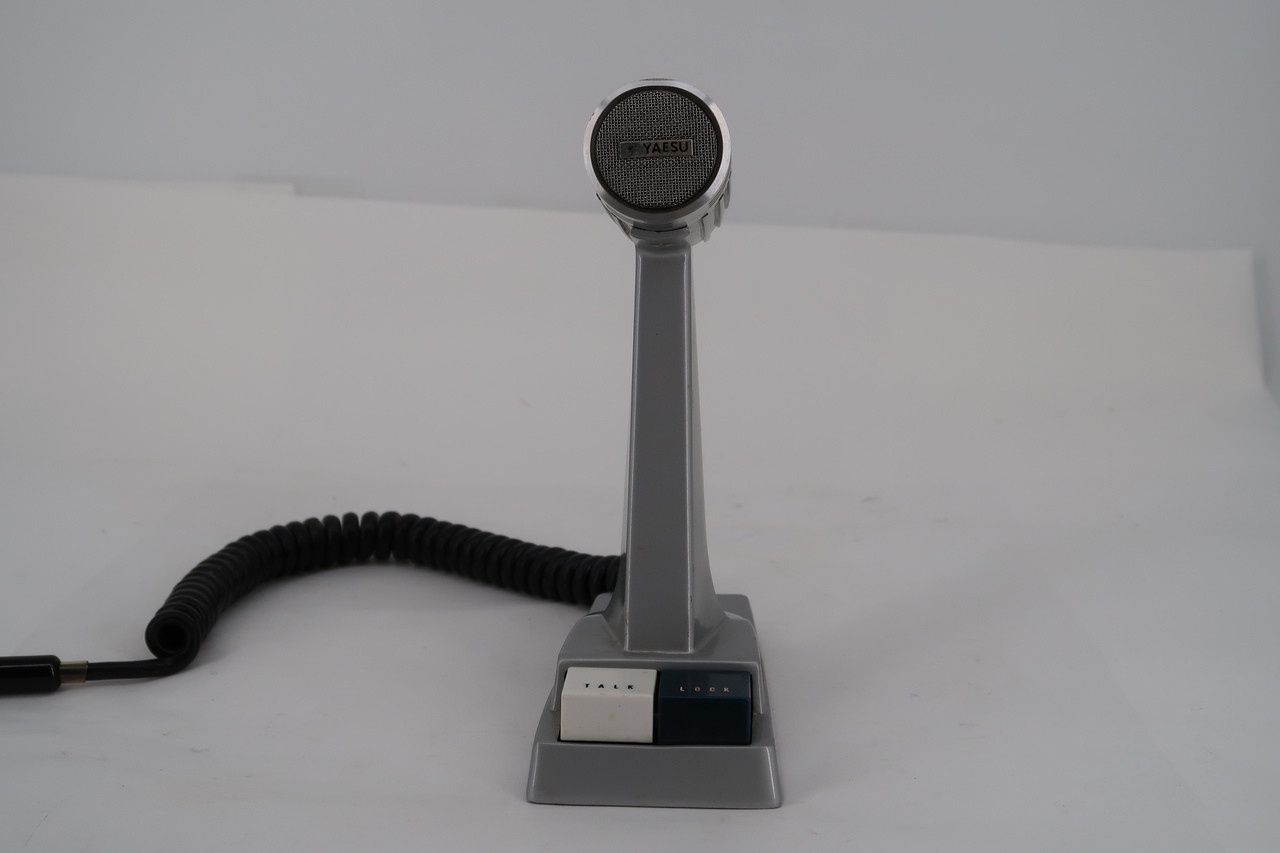 U17781 Used Yaesu YD-844 Unidirectional Dynamic Microphone for Ham Radio