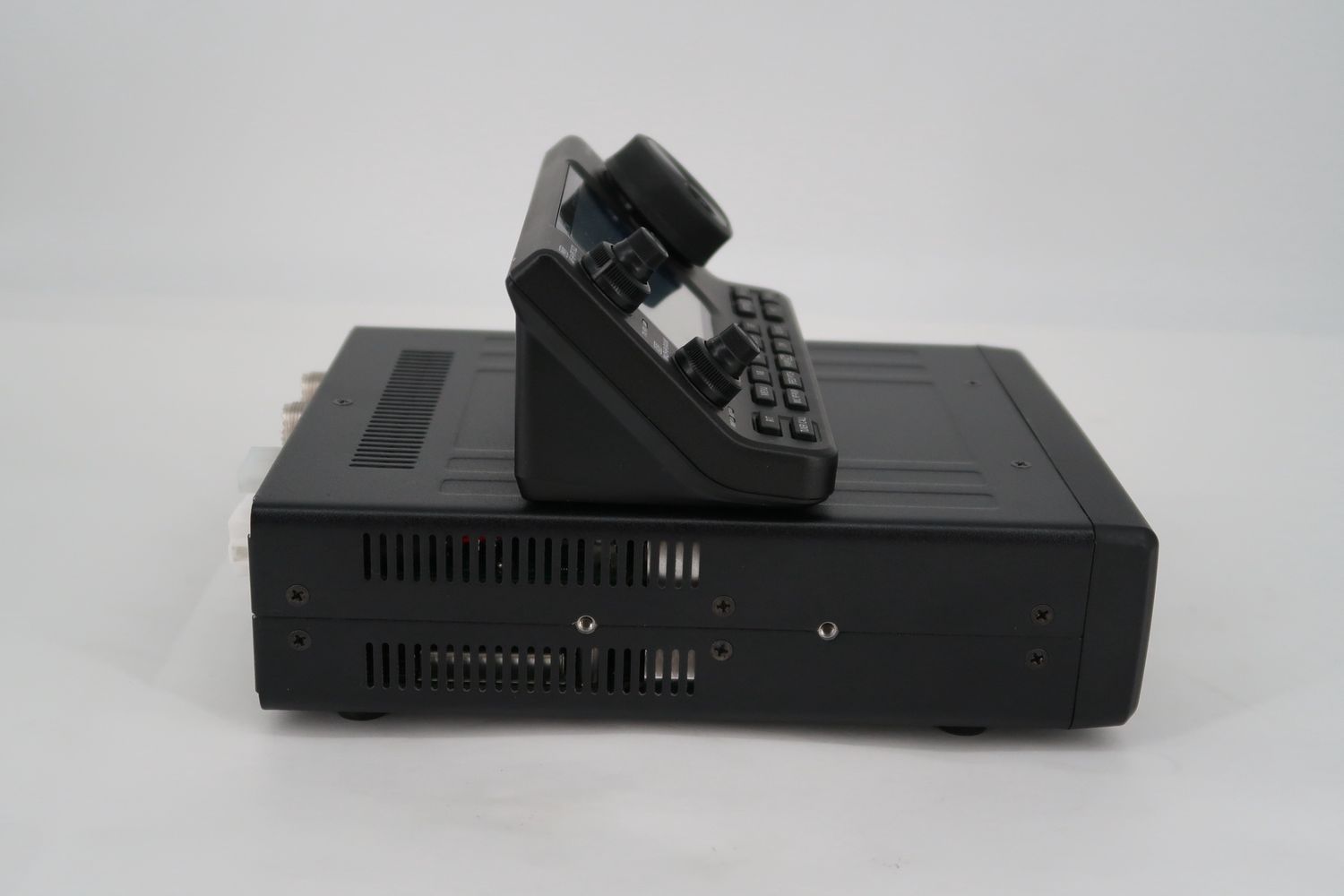U18200 Used ICOM IC-7100 HF/VHF/UHF Transceiver