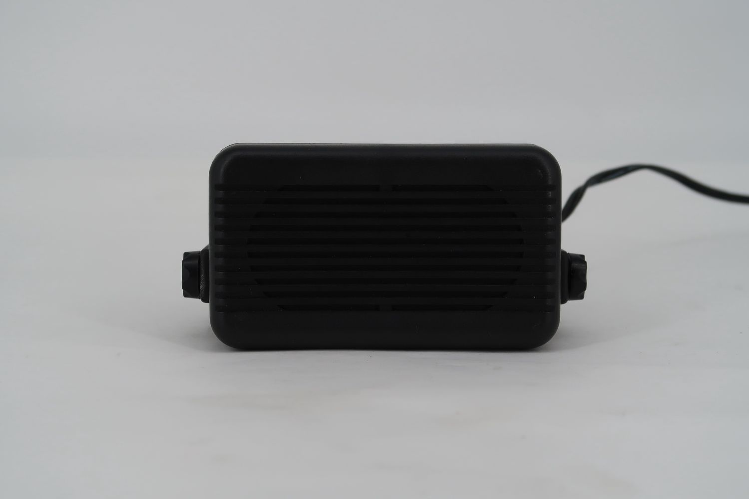 U18218 Used ICOM SP-22 Mobile External Speaker with 1/8 in Male Plug