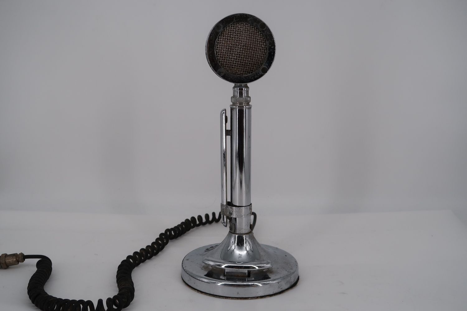 U18305 AS IS Untested Astatic Silver Eagle Vintage Desk Microphone