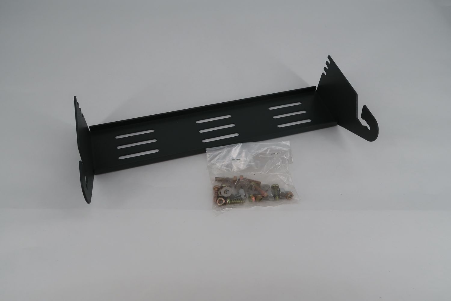 U18323 Used ICOM MB-12 Mobile Mounting Bracket R7000 R71 R8500