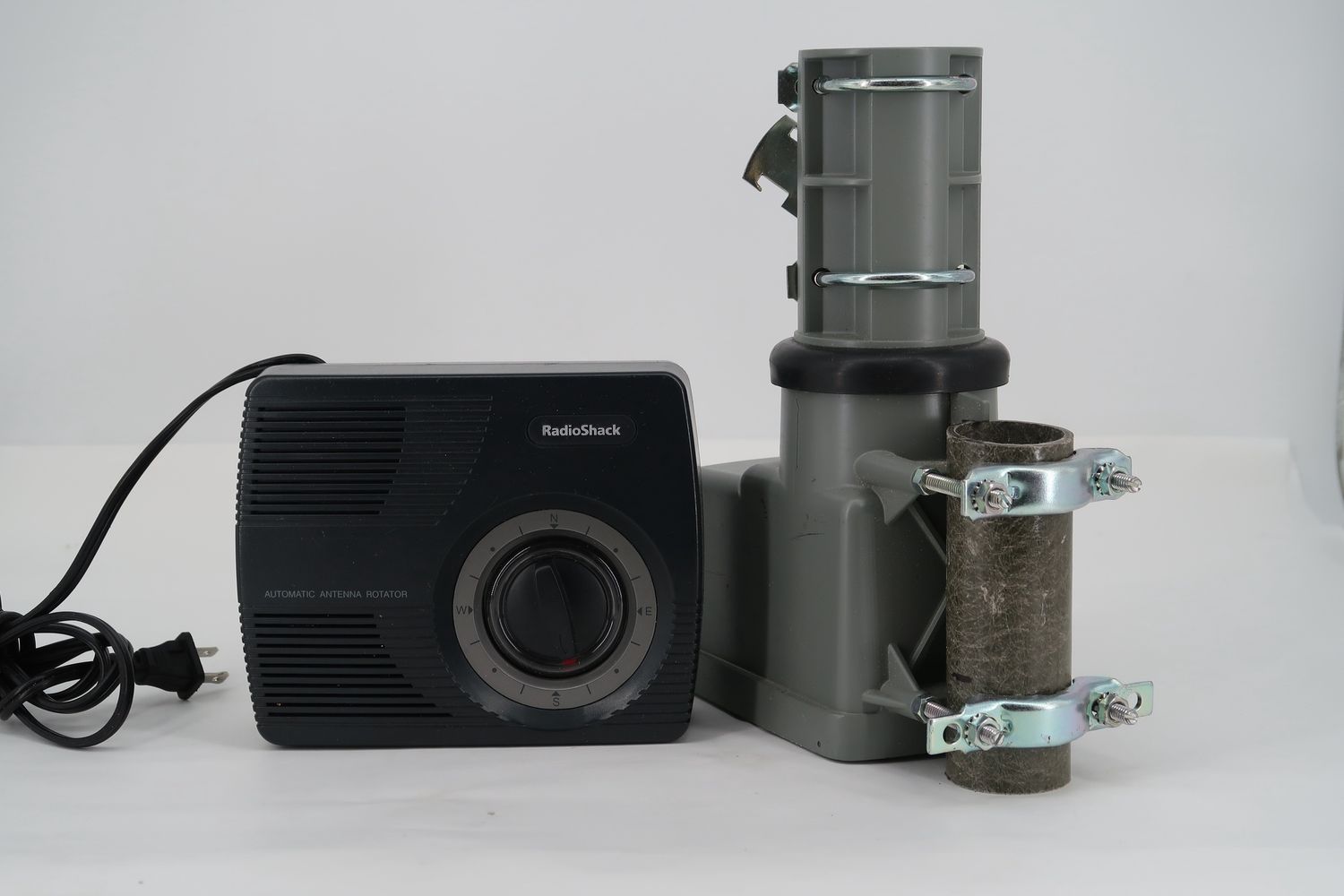 U18364 Used RadioShack Model 15-1245 Antenna Rotator &amp; Controller w/ Cable