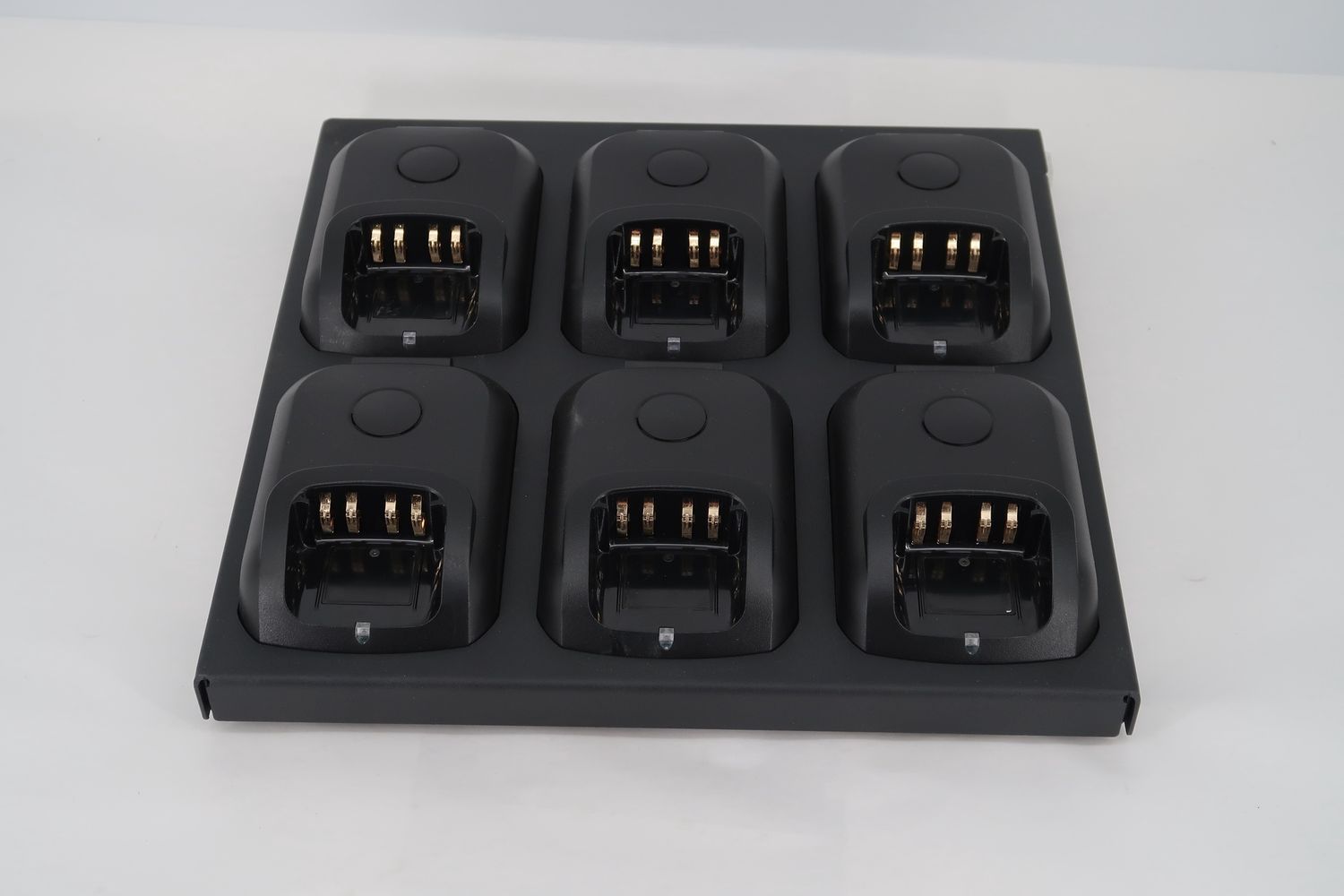 U18441 Used Unbranded 6-Bay Battery Charger