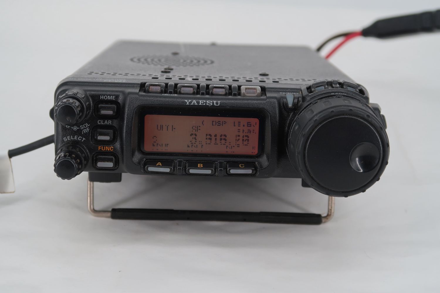 U18616 Used Yaesu FT-857 HF/VHF/UHF All-Mode Transceiver (Screen Issue)