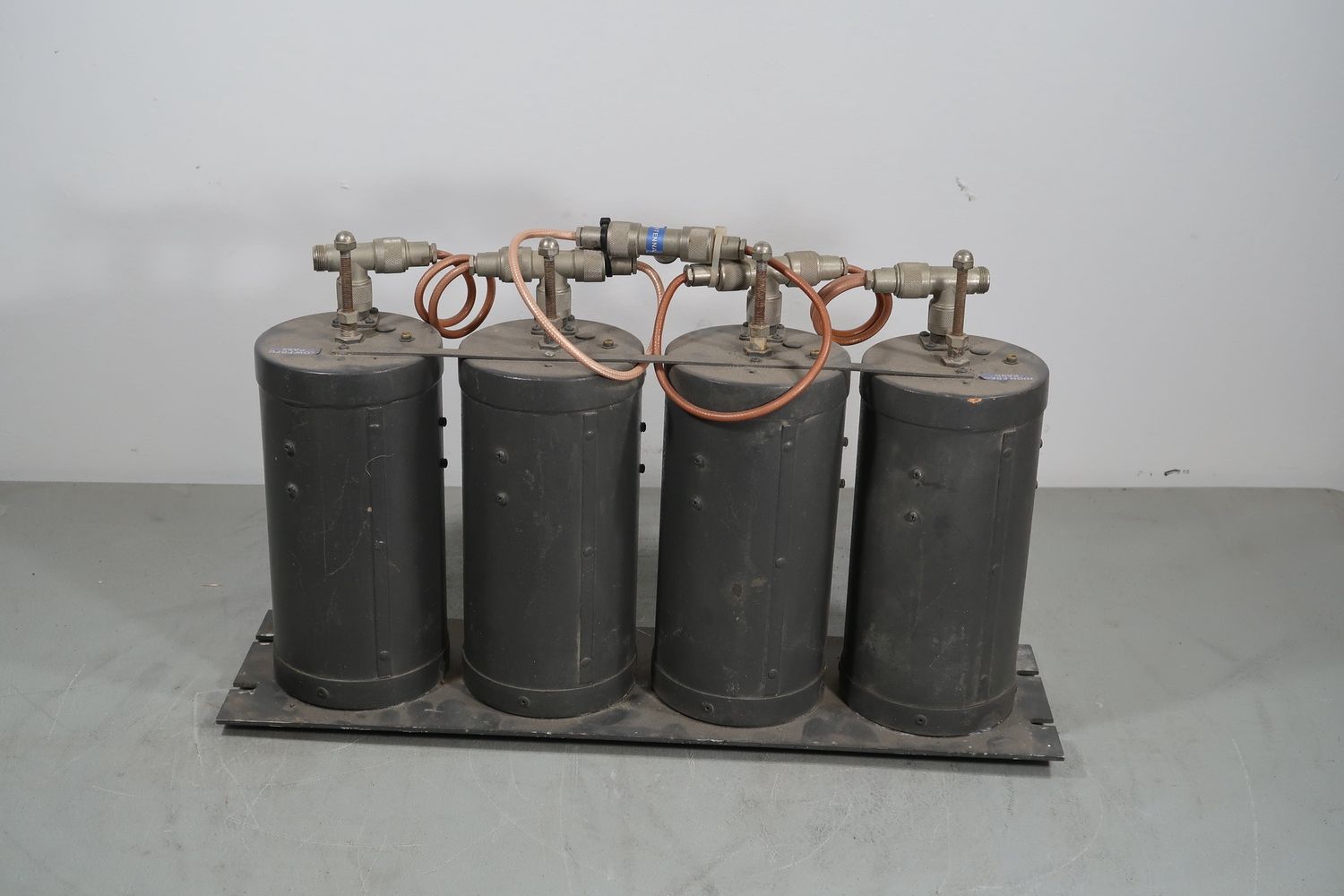 U18639 Used Decibel 532-4001-006 VHF Commercial Band Duplexer