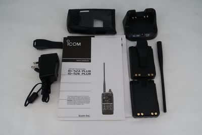 ICOM 3点セットID-51PLUS / BC-202 / HM-186LS U18749 Used Icom ID-52A Plus VHF/UHF Handheld Transceiver