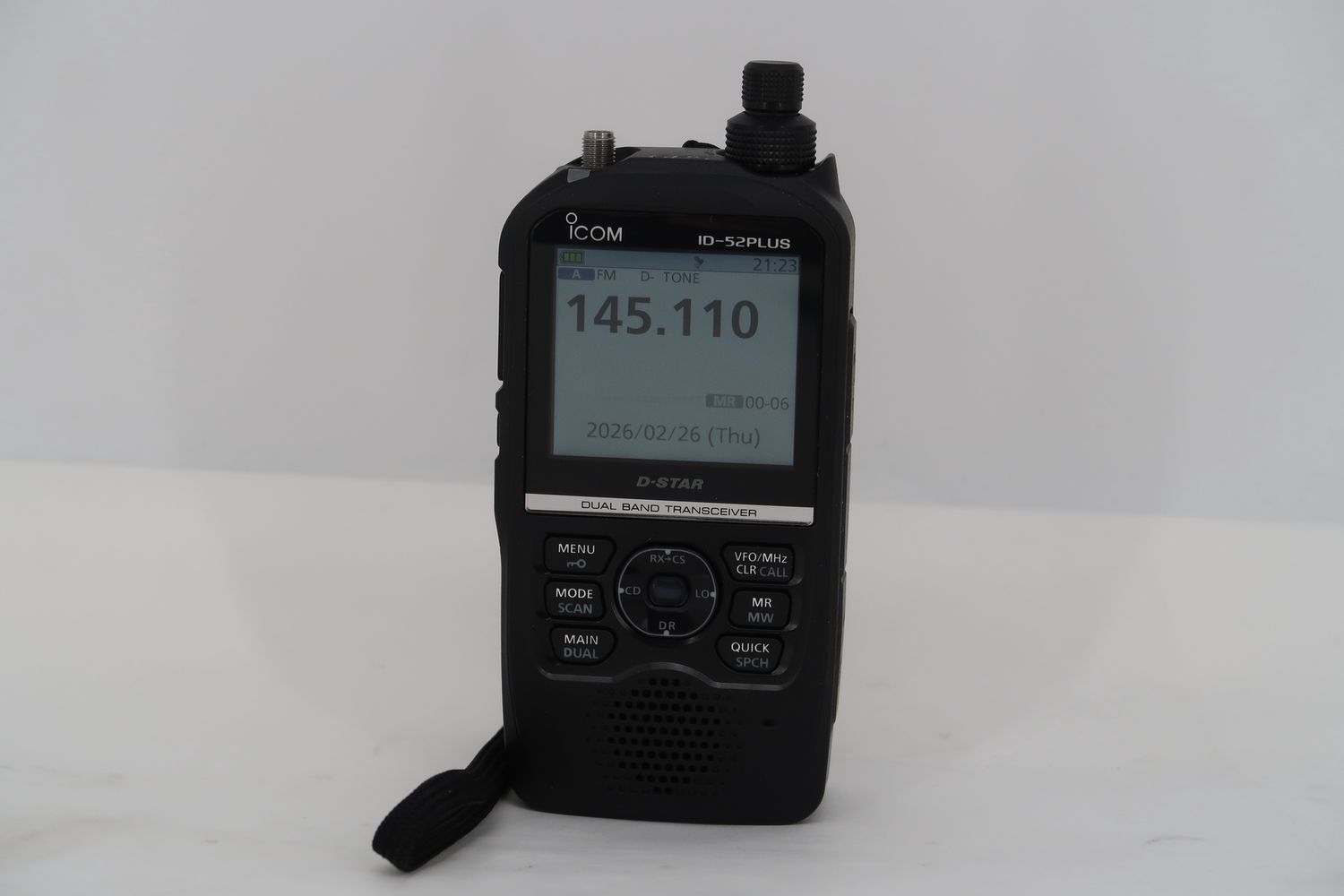 U18749 Used Icom ID-52A Plus VHF/UHF Handheld Transceiver