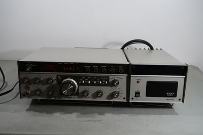 U18870 Used Ten-Tec Model 561 Corsair II HF Transceiver w/ Power Supply and Desk Mic