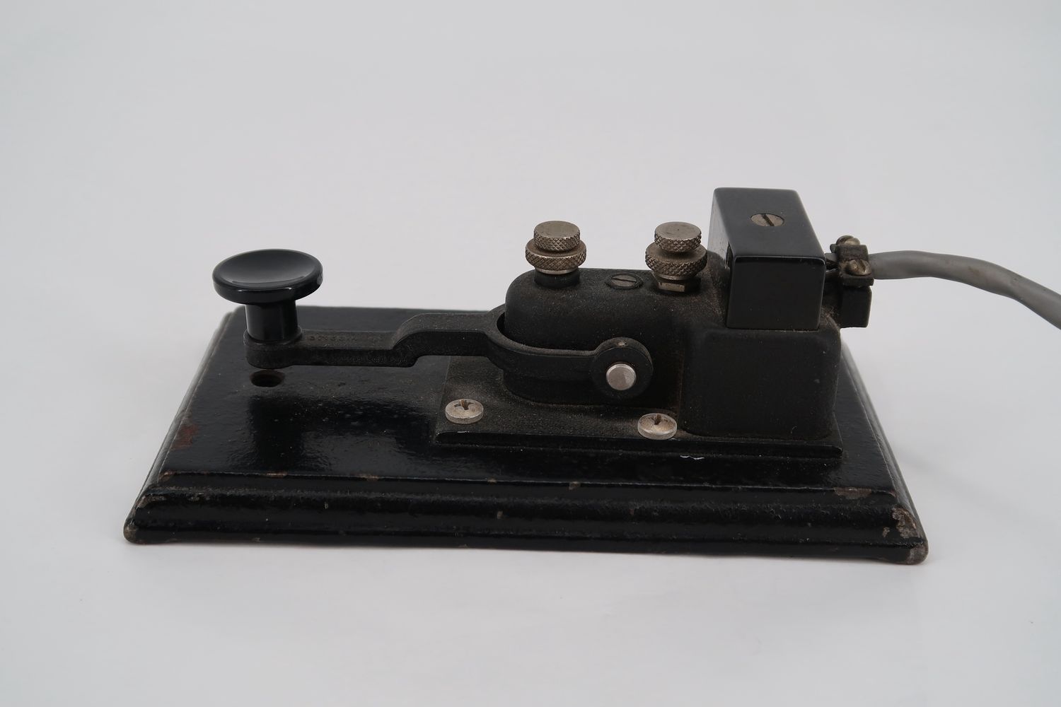 U18879 Used Unbranded Stamped 37153-4 Straight Key