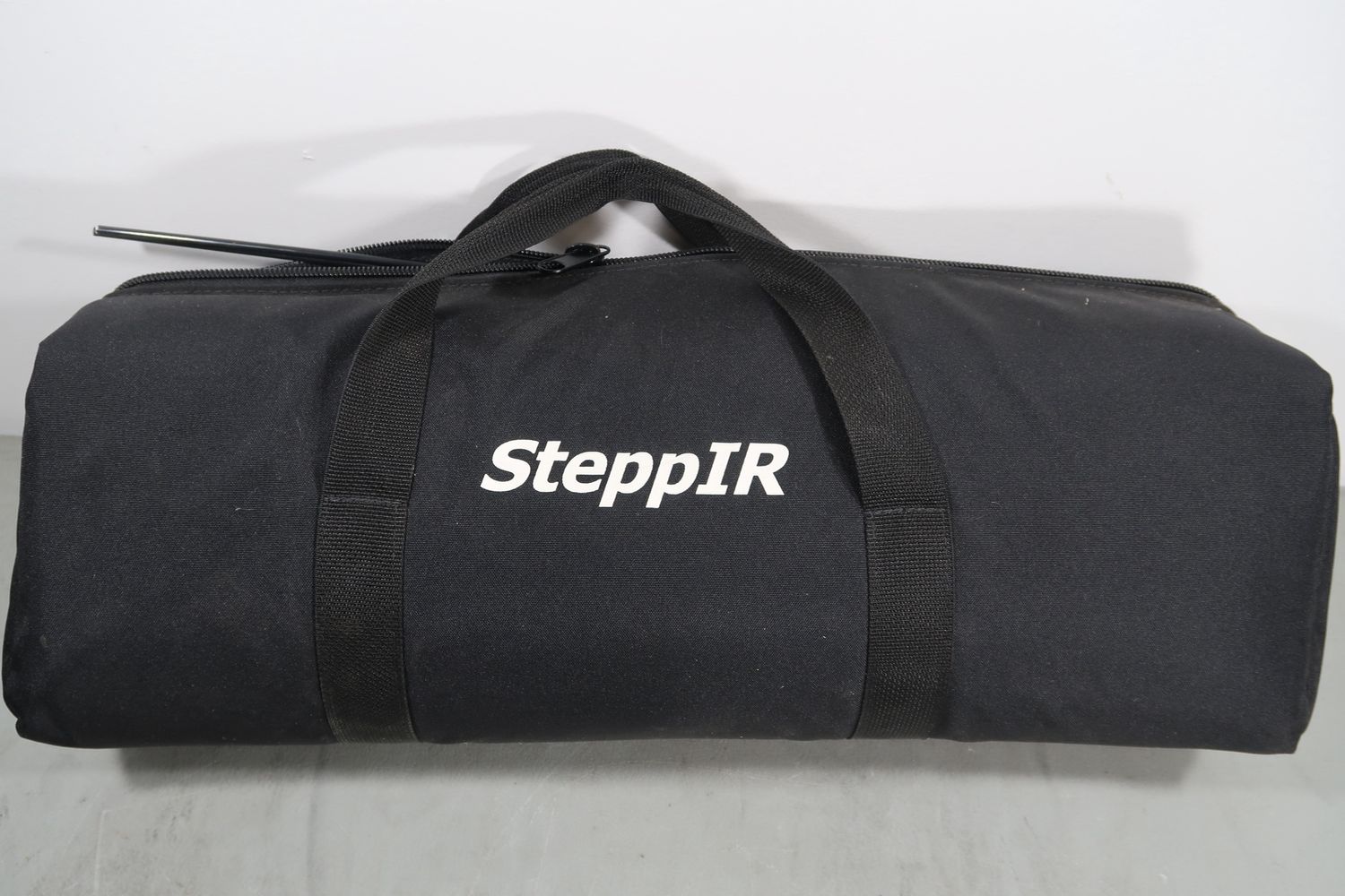 U18890 Used SteppIR CrankIR Portable Antenna System w/ Avenger Tripod Stand