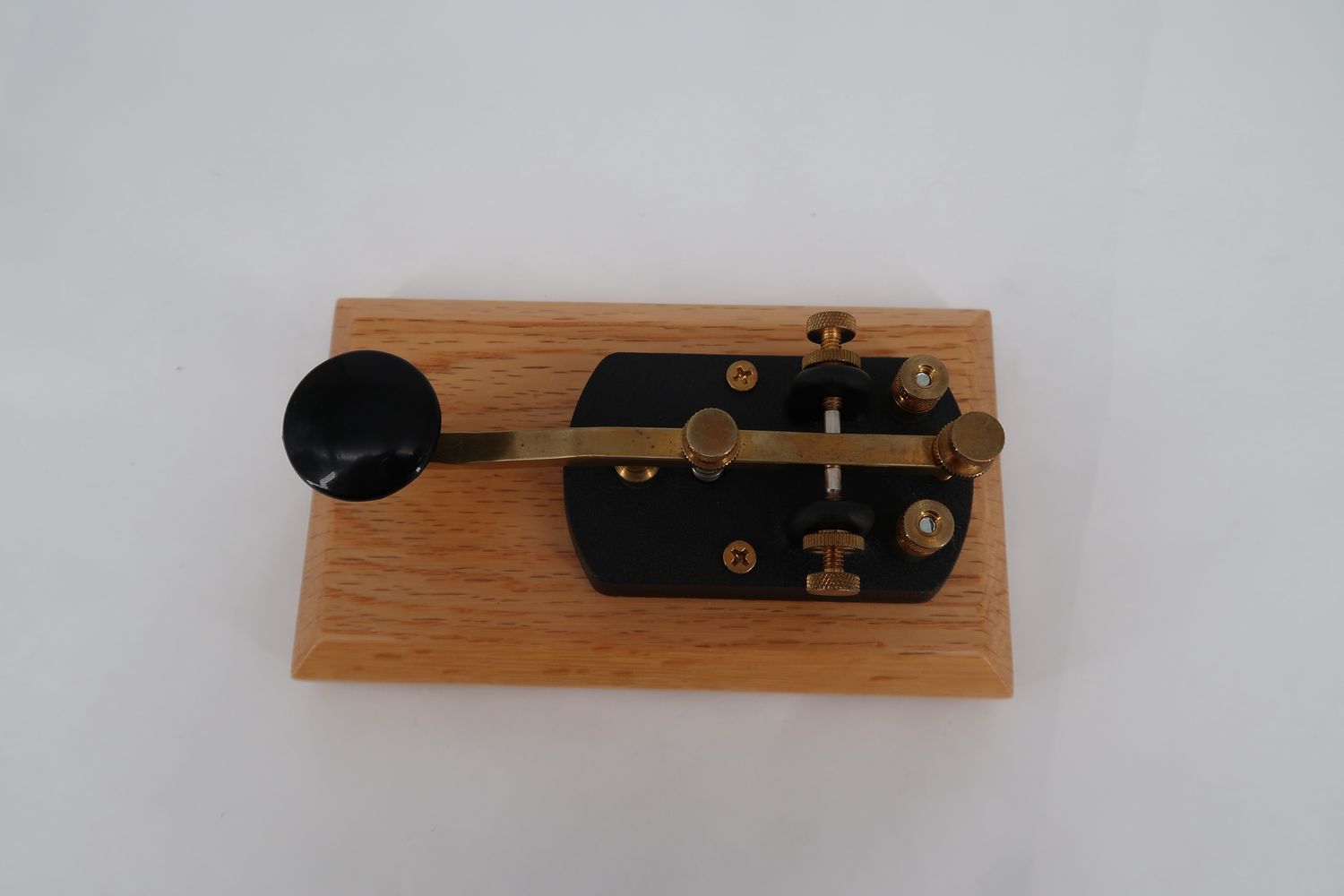 U18907 Used WM.M. NYE H15.681 Straight Morse Key