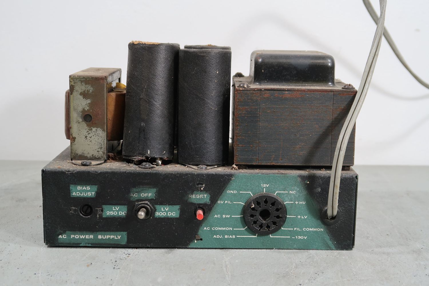 U18948 AS IS Untested Heathkit HP-23 AC Power Supply