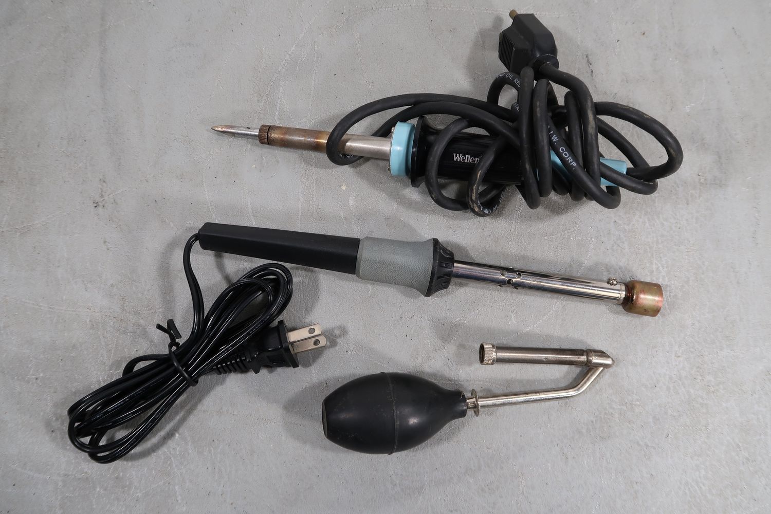 U18987 Used Misc. Soldering Accessory Kit